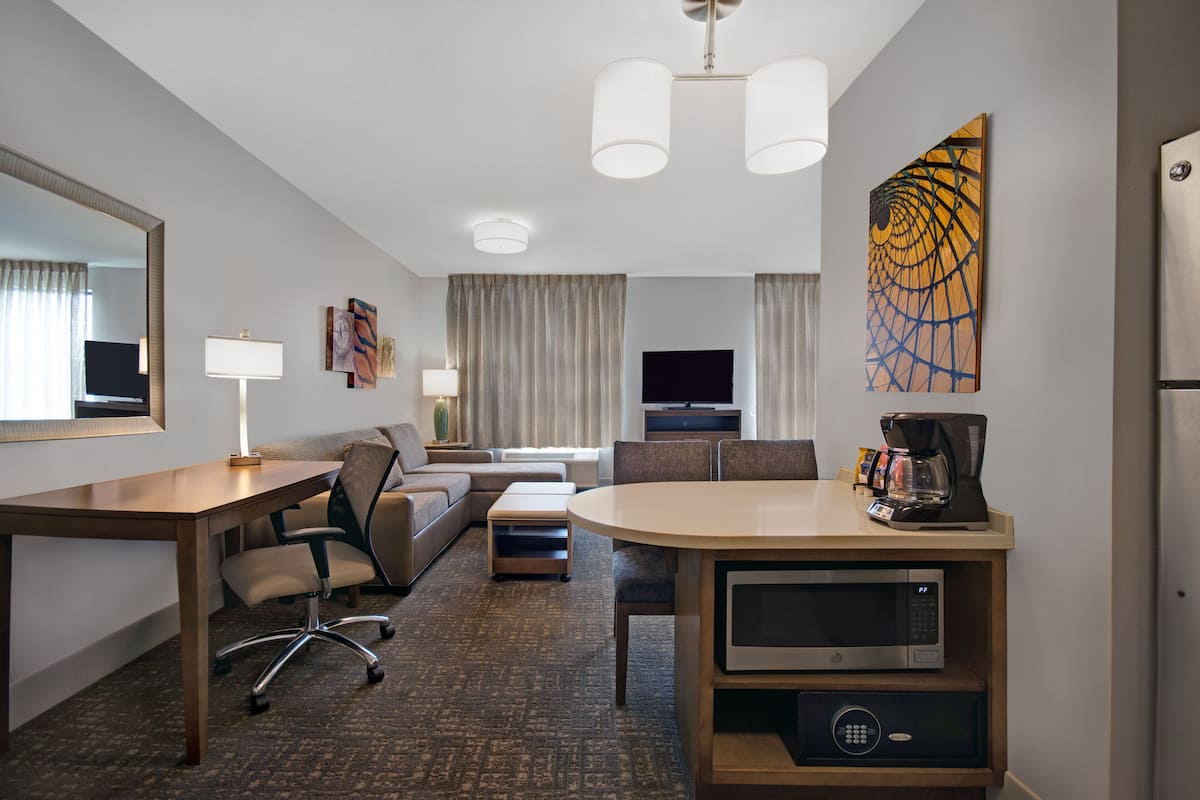 Pillowtop beds, in-room safe, desk, laptop workspace