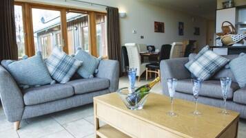 Villa (Garioch Lodge) | Living room | Flat-screen TV
