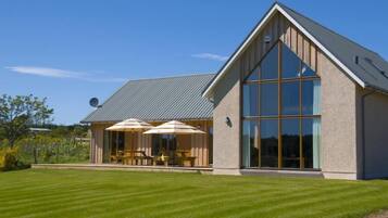 Luxury Villa (Bennachie Lodge) | Terrace/patio