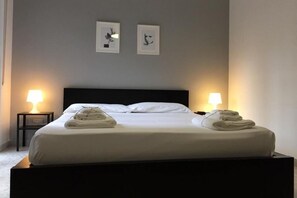 Desk, cribs/infant beds, free WiFi, bed sheets - Gatto Bianco Picone 19 (Bari)