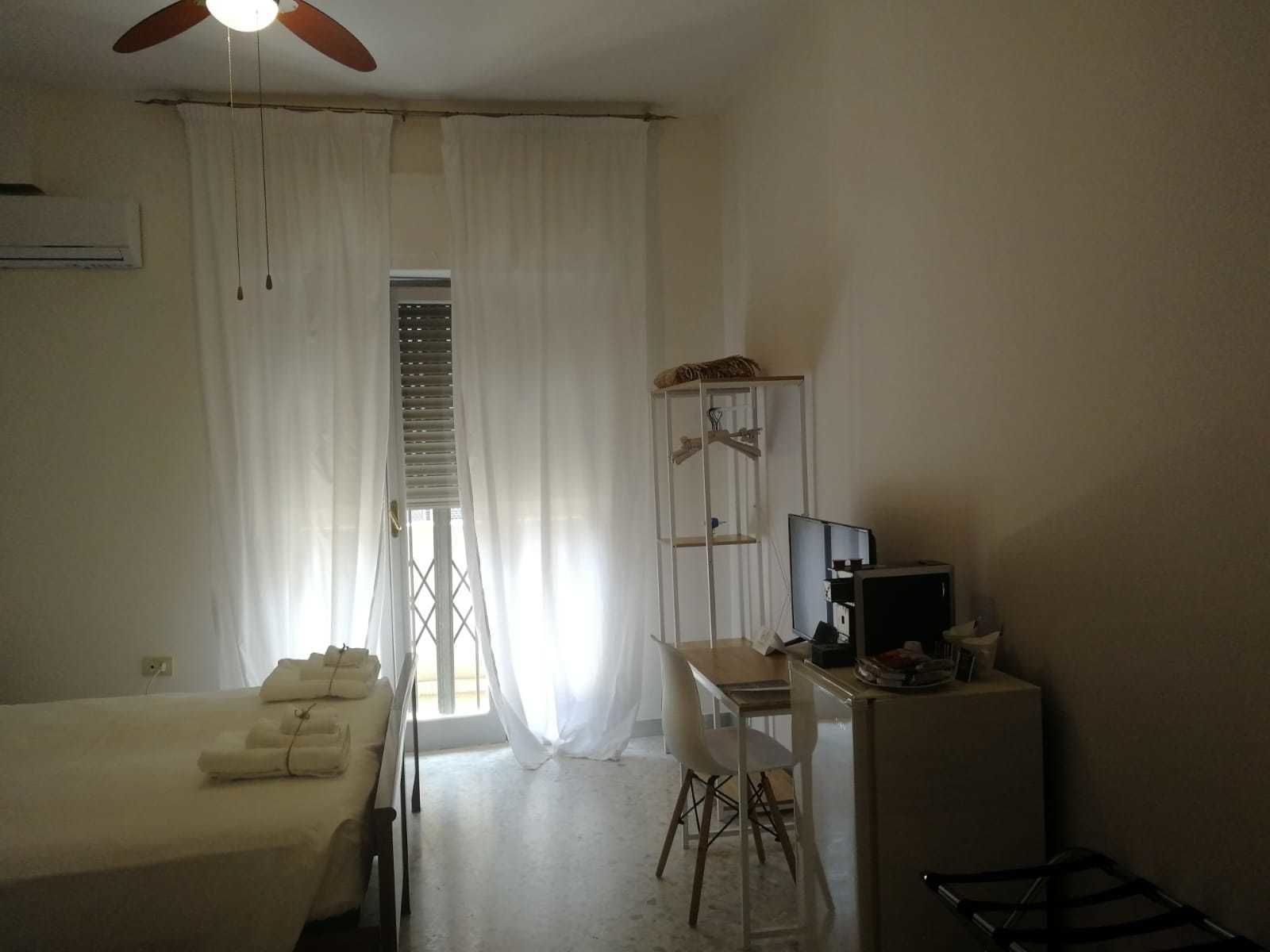 Foto - Gatto Bianco Picone 19