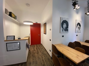 Reception - Holiday Guesthouse (Salerno)