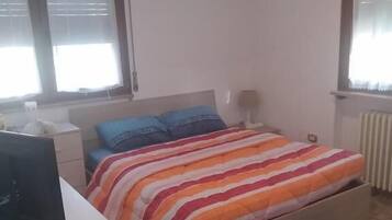 Minibar, desk, iron/ironing board, free WiFi
