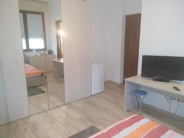 Minibar, desk, iron/ironing board, free WiFi