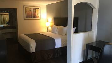 Deluxe Single Room | Blackout drapes, iron/ironing board, free WiFi, wheelchair access
