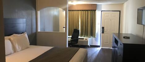 デラックス シングルルーム | 遮光カーテン、アイロン / アイロン台、WiFi (無料)、車椅子でアクセスできる設備