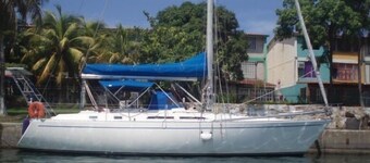 Moody 41 by Veleros Colombia