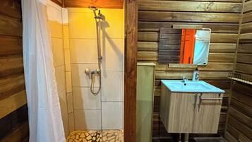 Comfort Studio Suite, Pool Access | Bathroom
