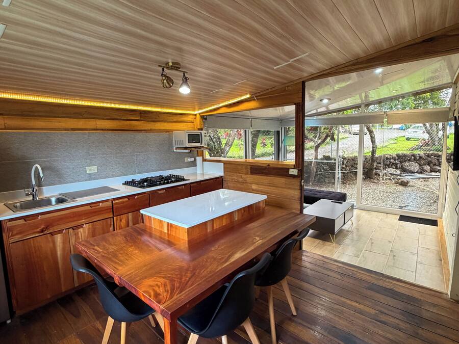 Comfort Studio Suite, Pool Access | Private kitchen