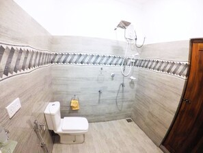 Bathroom - GUITAR BAY ARUGAMBAY (Arugam Bay)
