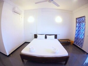 Room - GUITAR BAY ARUGAMBAY (Arugam Bay)
