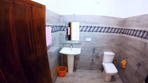 Bathroom - GUITAR BAY ARUGAMBAY (Arugam Bay)
