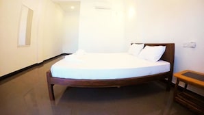Room - GUITAR BAY ARUGAMBAY (Arugam Bay)