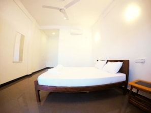 Room - GUITAR BAY ARUGAMBAY (Arugam Bay)