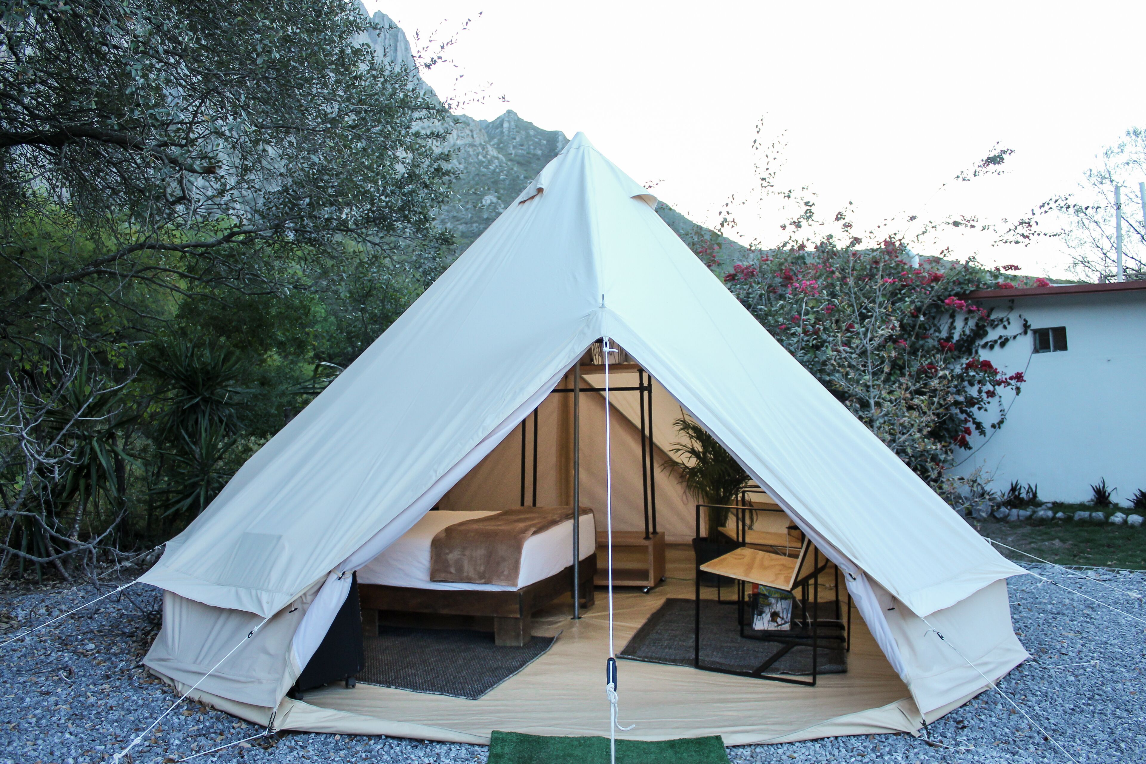 럭셔리 텐트, 킹사이즈침대 1개, 산 전망 | 무료 WiFi, 침대 시트