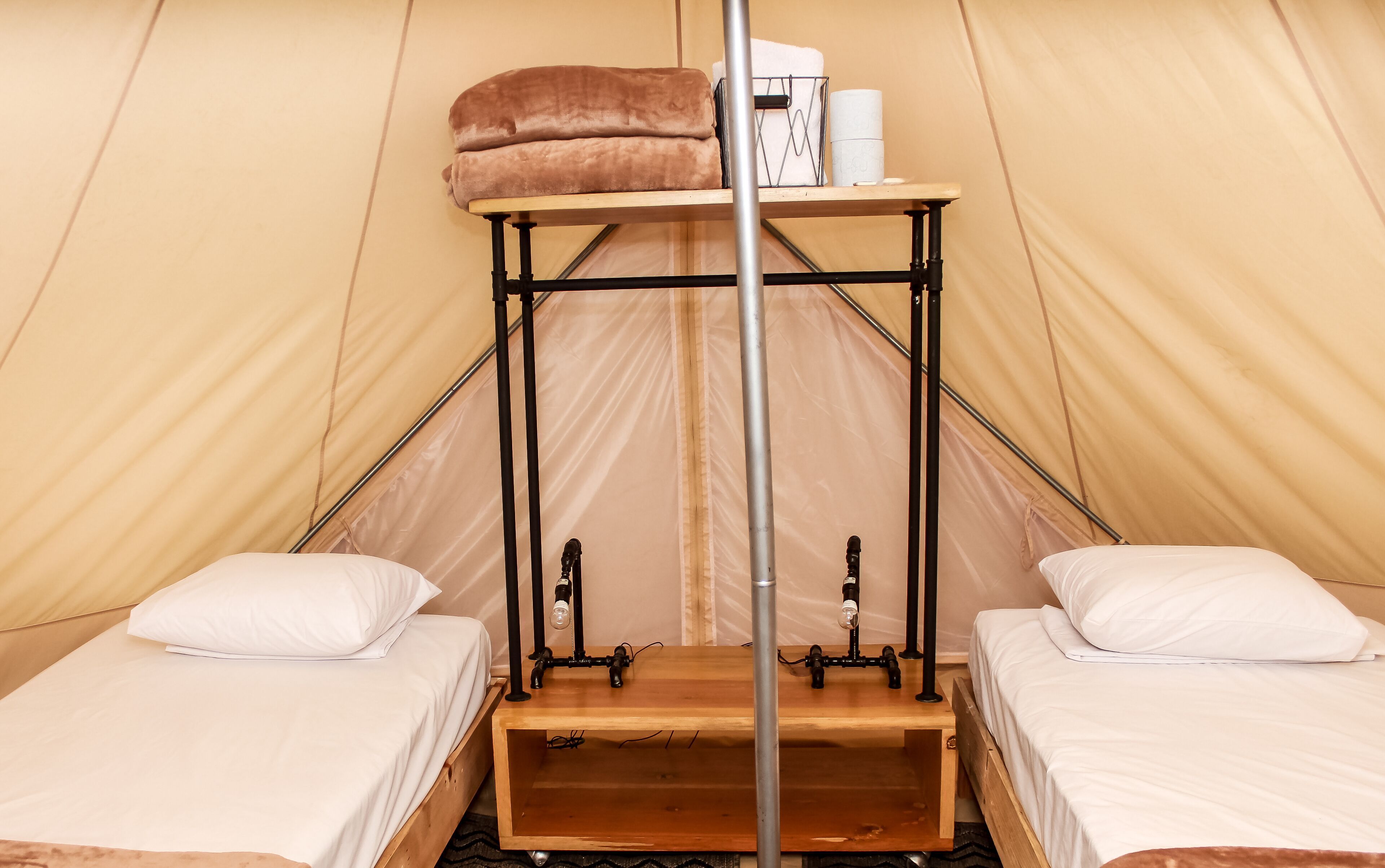 Free WiFi, bed sheets