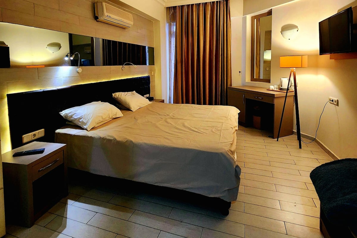 1 bedroom, minibar, in-room safe, desk