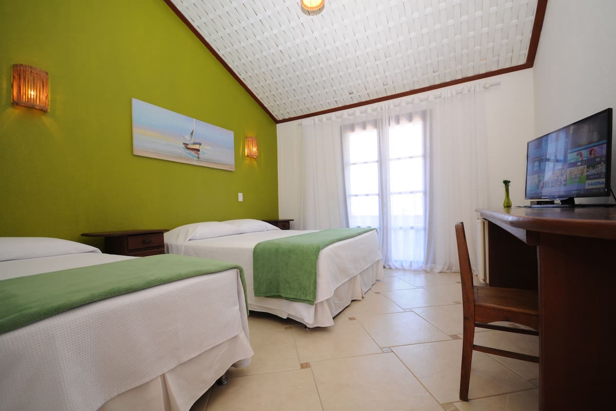 Superior Triple Room | Soundproofing, free WiFi, bed sheets