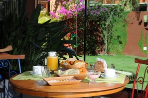 Free daily buffet breakfast - Riviera Hotel (Buzios)