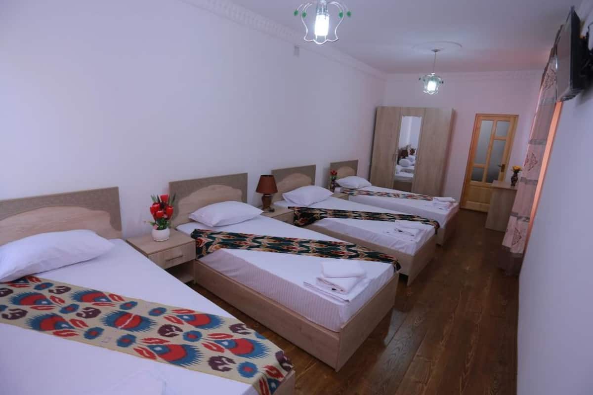 1 habitación, ropa de cama de alta calidad y escritorio