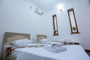 Premium bedding, desk, soundproofing, iron/ironing board - Anis-Pari hotel (Bukhara)