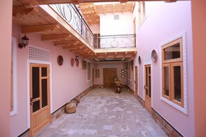Interior entrance - Anis-Pari hotel (Bukhara)