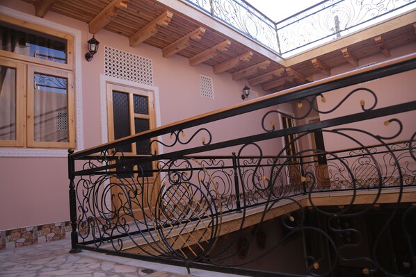 Interior entrance - Anis-Pari hotel (Bukhara)