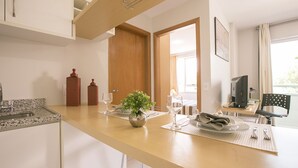 高级公寓 | 客房内用餐