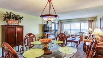 Condo | Cozinha privada | Fogão, cooktop, lava-louças, torradeira