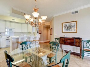 Dining - 40-ocean-place (Fernandina Beach)