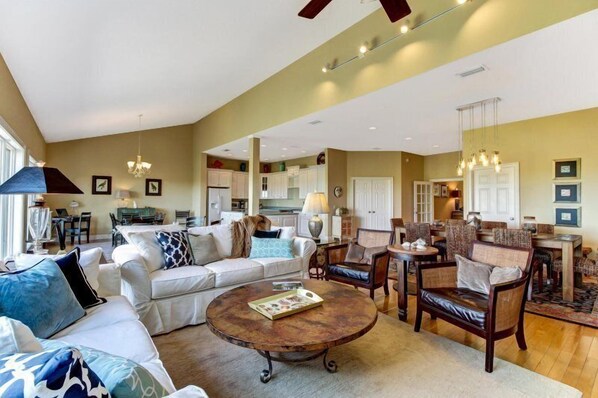 Flat-screen TV, fireplace