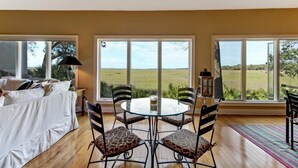 Flat-screen TV, fireplace - 3117-marsh View (Fernandina Beach)