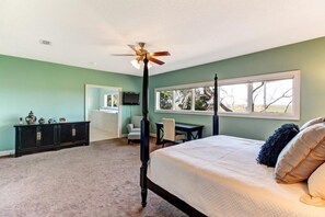 3 bedrooms, desk, cots/infant beds, free WiFi