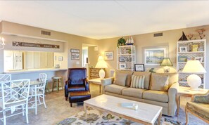 Condo | Living room | Flat-screen TV