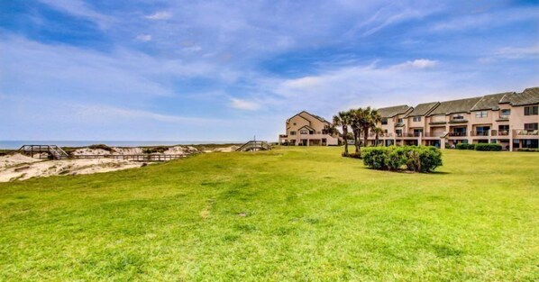 Property grounds - 504-sailmaker (Fernandina Beach)