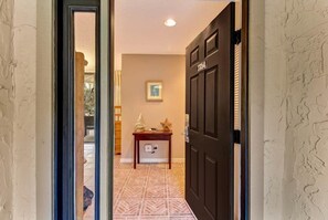 Interior - 2354/56-courtside Villas (Fernandina Beach)