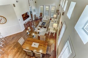 Flat-screen TV - 2106 Summerwoods (Fernandina Beach)