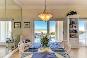 House | Private kitchen | Oven, stovetop, dishwasher, cookware/dishes/utensils - 5032 Outrigger (Fernandina Beach)