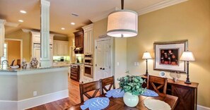 Ferienhaus | Eigene Küche | Geschirrspüler, Kochgeschirr/Geschirr/Besteck