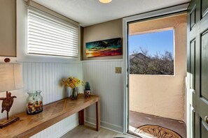 Casa | 2 quartos, escrivaninha, berços, Wi-Fi de cortesia