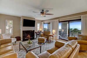 House | Living room | Flat-screen TV, fireplace, DVD player - 1828-turtle-dunes (Fernandina Beach)
