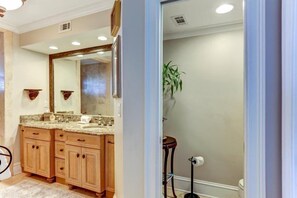 Leilighet | Bad | Håndklær og sjampo