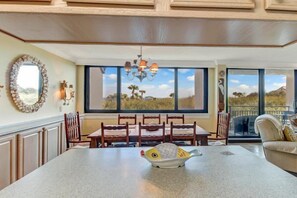 House | Living room | Flat-screen TV - 1129 Beach Walker (Fernandina Beach)