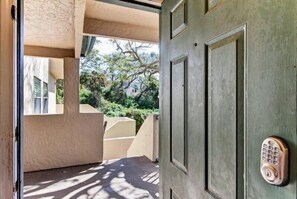 Villa | Balcony