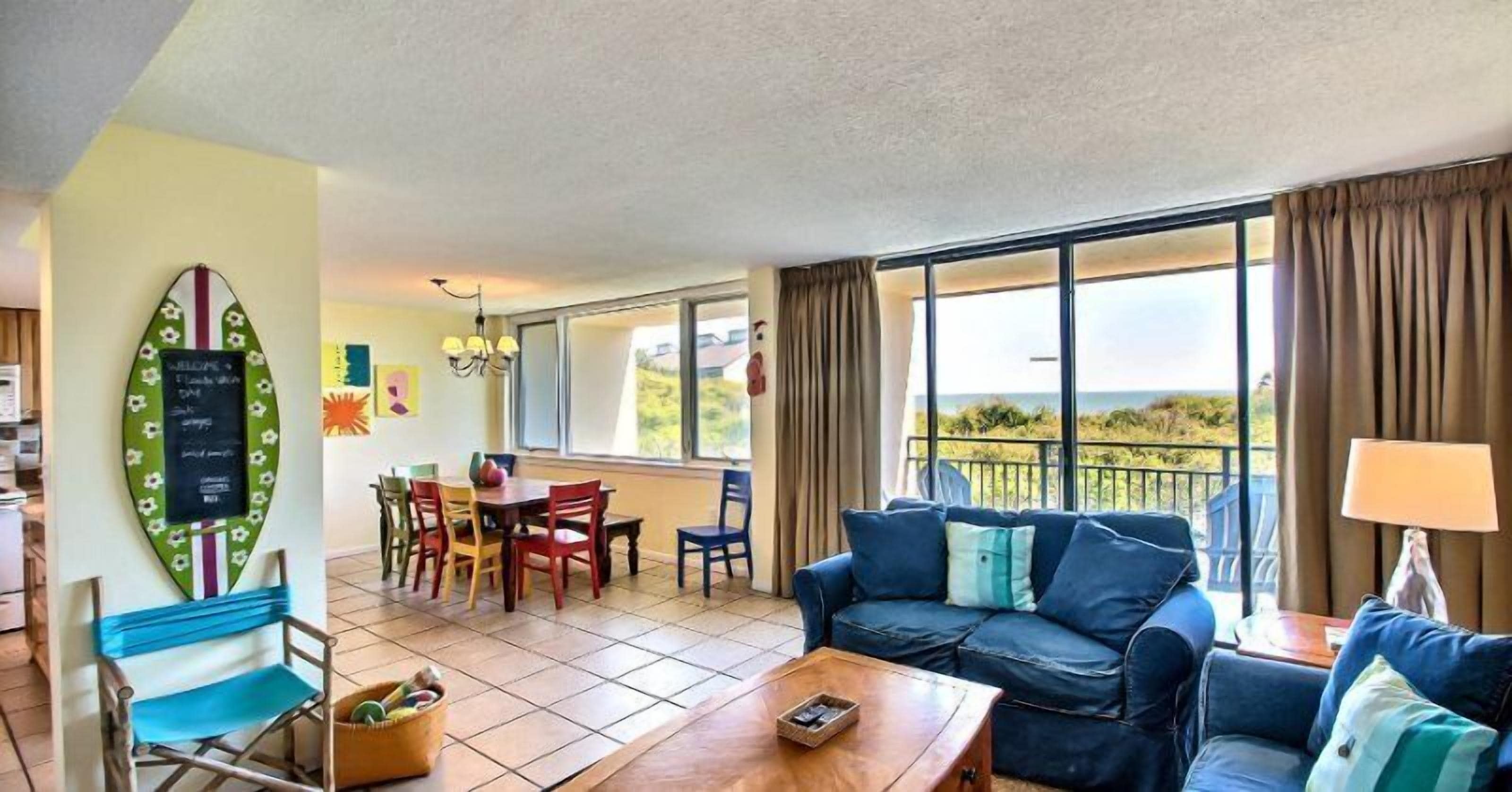 Nhà | Phòng khách | TV màn hình phẳng, đầu đĩa DVD 