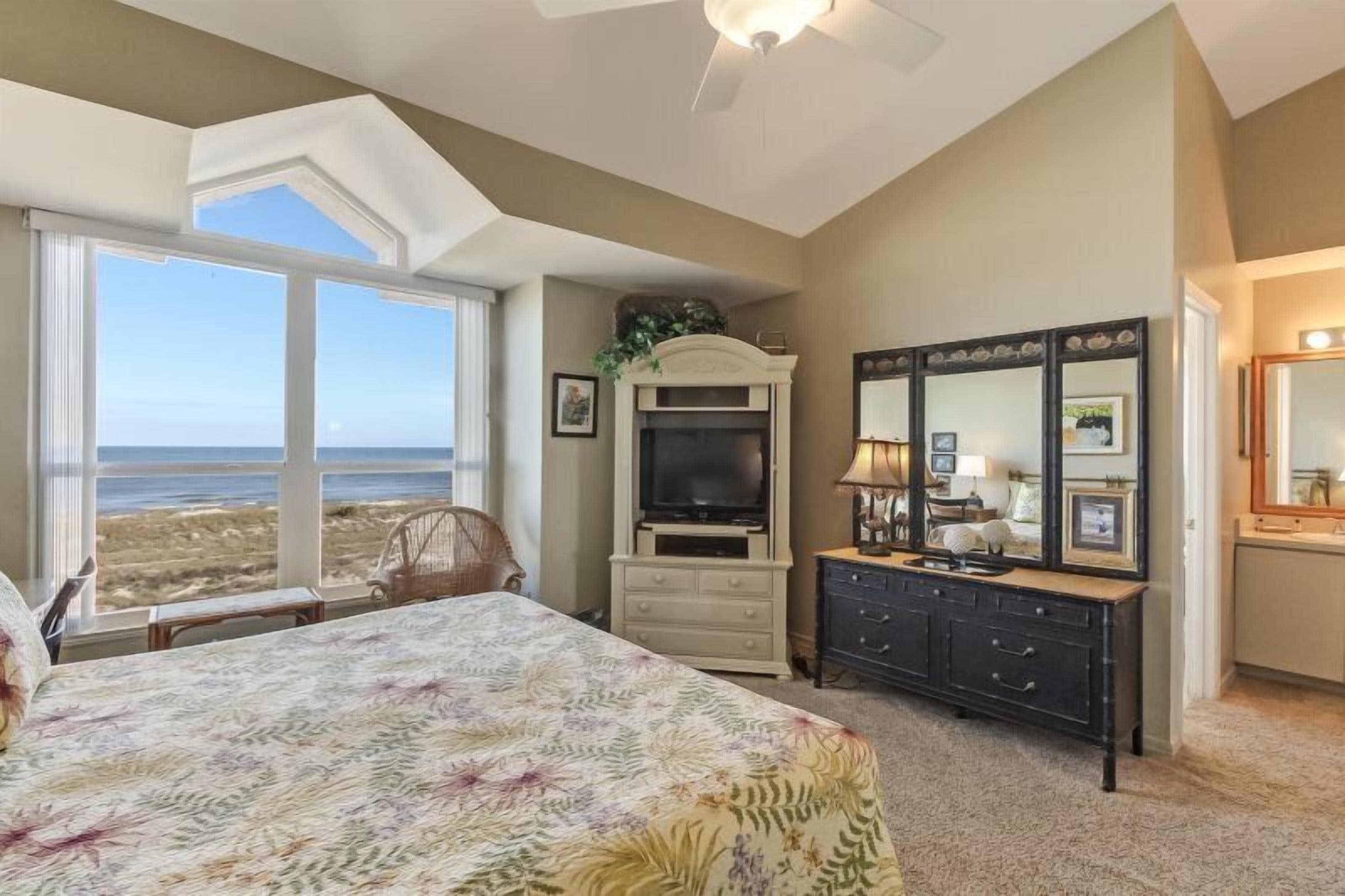 Casa | 3 quartos, escrivaninha, berços, Wi-Fi de cortesia