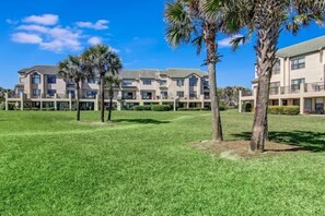 Property grounds - 105-sailmaker (Fernandina Beach)