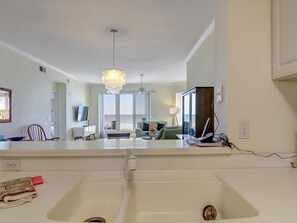 Condo | Private kitchen | Oven, stovetop, dishwasher, toaster - 19-ocean-place (Fernandina Beach)