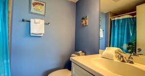 House | Bathroom - 1145-beach-walker (Fernandina Beach)