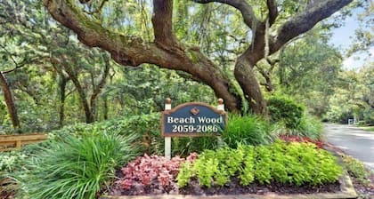 2065 Beachwood